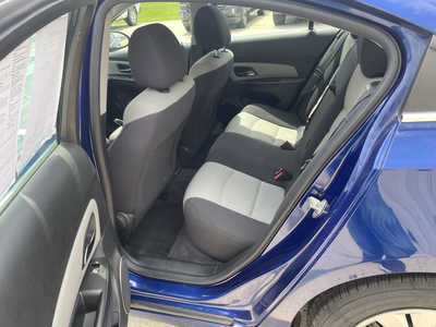 2012 Chevrolet Cruze, $6475. Photo 6