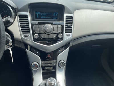 2012 Chevrolet Cruze, $6475. Photo 8