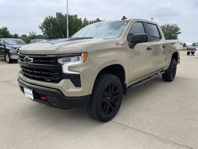 2022 Chevrolet 1500 Crew Cab, $41469. Photo 2