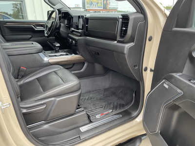 2022 Chevrolet 1500 Crew Cab, $41469. Photo 11