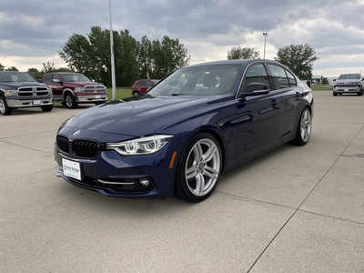 2017 BMW 3 Series, $16978. Photo 2