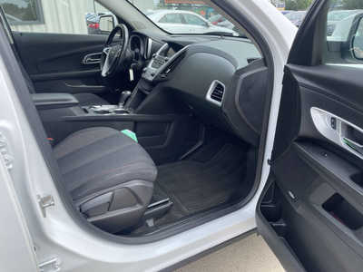 2017 Chevrolet Equinox, $11491. Photo 11