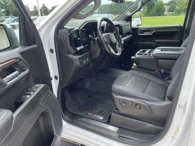 2022 Chevrolet 1500 Crew Cab, $29946. Photo 5