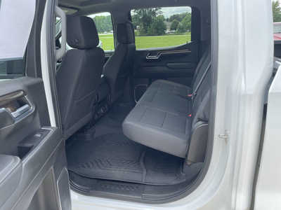 2022 Chevrolet 1500 Crew Cab, $29946. Photo 6
