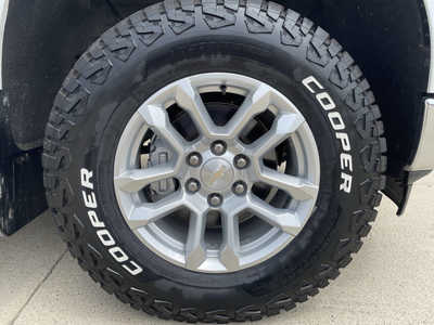 2022 Chevrolet 1500 Crew Cab, $29946. Photo 10