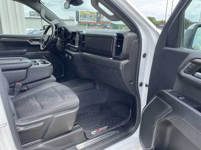 2022 Chevrolet 1500 Crew Cab, $29946. Photo 11