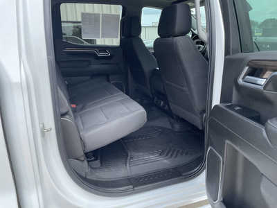 2022 Chevrolet 1500 Crew Cab, $29946. Photo 12