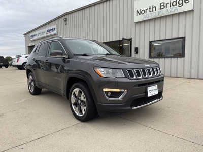 2020 Jeep Compass, $17587. Photo 1