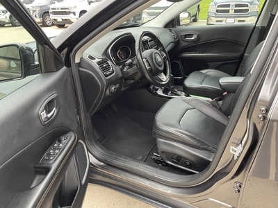 2020 Jeep Compass, $17587. Photo 5
