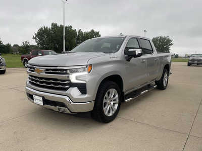 2022 Chevrolet 1500 Crew Cab, $35865. Photo 2
