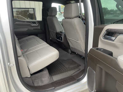 2022 Chevrolet 1500 Crew Cab, $35865. Photo 12