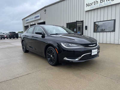 2015 Chrysler 200, $9989. Photo 1