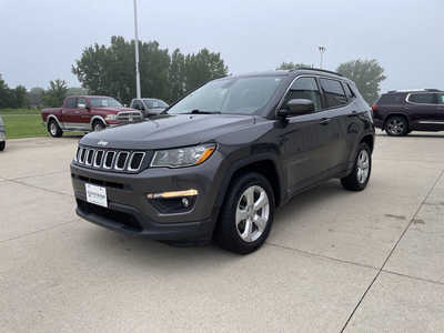 2019 Jeep Compass, $12886. Photo 2