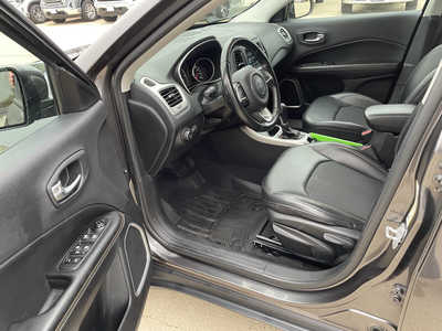 2019 Jeep Compass, $12886. Photo 5