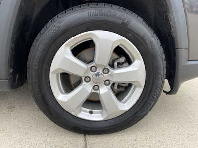 2019 Jeep Compass, $12886. Photo 10