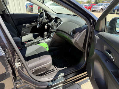 2014 Chevrolet Cruze, $8485. Photo 11