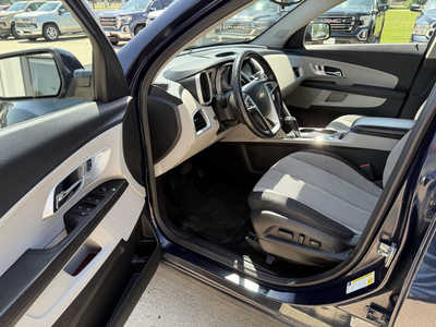 2017 Chevrolet Equinox, $9942. Photo 5