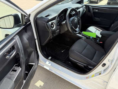 2018 Toyota Corolla, $11987. Photo 5