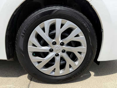2018 Toyota Corolla, $11987. Photo 10