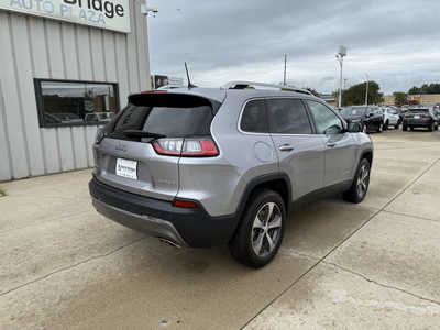 2019 Jeep Cherokee, $13436. Photo 4