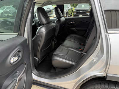 2019 Jeep Cherokee, $13436. Photo 6