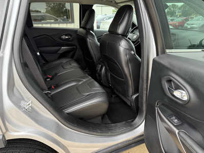 2019 Jeep Cherokee, $13436. Photo 12