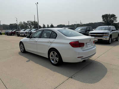 2017 BMW 3 Series, $16978. Photo 3