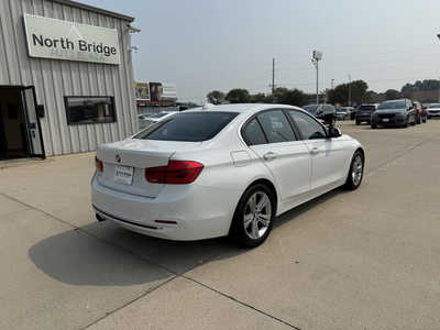 2017 BMW 3 Series, $16978. Photo 4