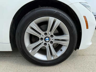 2017 BMW 3 Series, $16978. Photo 10