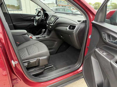 2018 Chevrolet Equinox, $13443. Photo 11