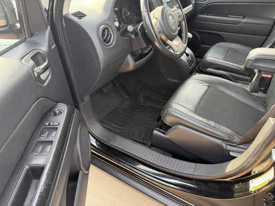 2017 Jeep Compass, $9974. Photo 5