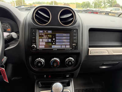 2017 Jeep Compass, $9974. Photo 8