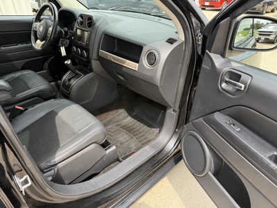 2017 Jeep Compass, $9974. Photo 11