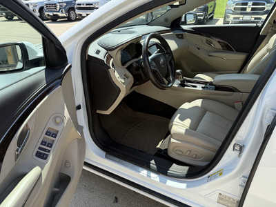2016 Buick LaCrosse, $11981. Photo 5