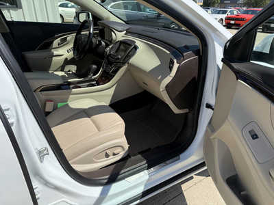 2016 Buick LaCrosse, $11981. Photo 11