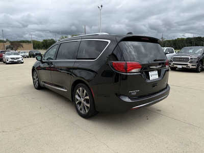 2018 Chrysler Pacifica, $19988. Photo 3
