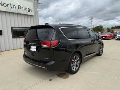 2018 Chrysler Pacifica, $19988. Photo 4