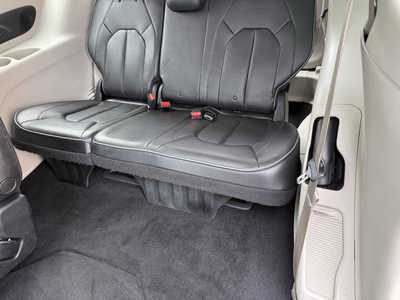 2018 Chrysler Pacifica, $19988. Photo 7