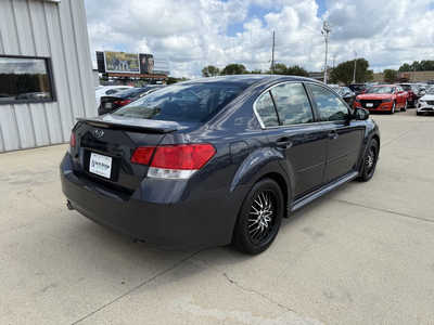 2013 Subaru Legacy, $7386. Photo 4