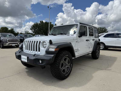 2018 Jeep Wrangler Unlimited, $20367. Photo 2