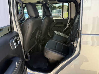 2020 Jeep Gladiator, $27984. Photo 6