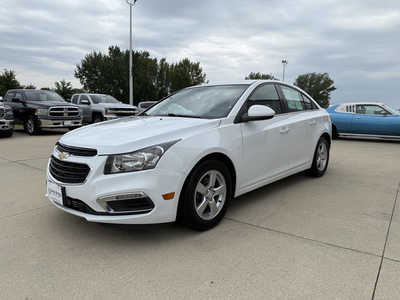 2015 Chevrolet Cruze, $7988. Photo 2