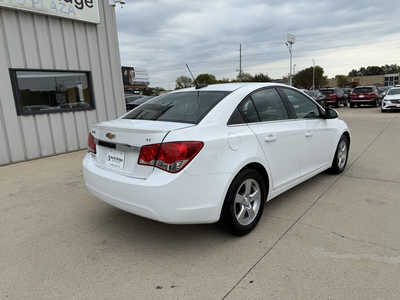 2015 Chevrolet Cruze, $7988. Photo 4