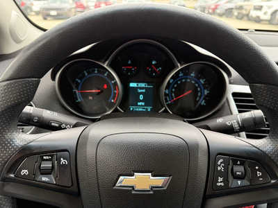 2015 Chevrolet Cruze, $7988. Photo 7
