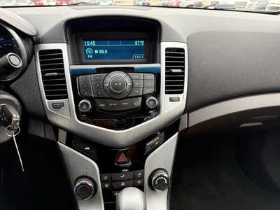 2015 Chevrolet Cruze, $7988. Photo 8