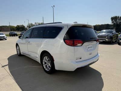 2019 Chrysler Pacifica, $16564. Photo 3
