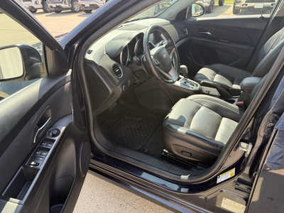 2015 Chevrolet Cruze, $9994. Photo 5