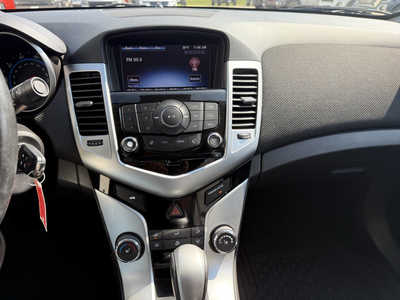 2015 Chevrolet Cruze, $9994. Photo 8