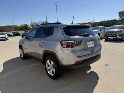 2018 Jeep Compass, $13984. Photo 3