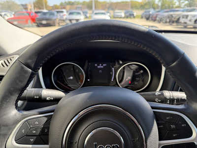 2018 Jeep Compass, $13984. Photo 7